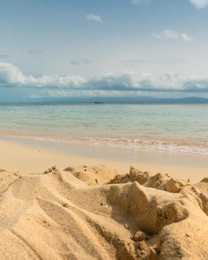 Evasion En Plein Coeur De La Ville T2 Jacuzzis Sauna Et Piscine Au Centre De Port-Louis Kültér fotó